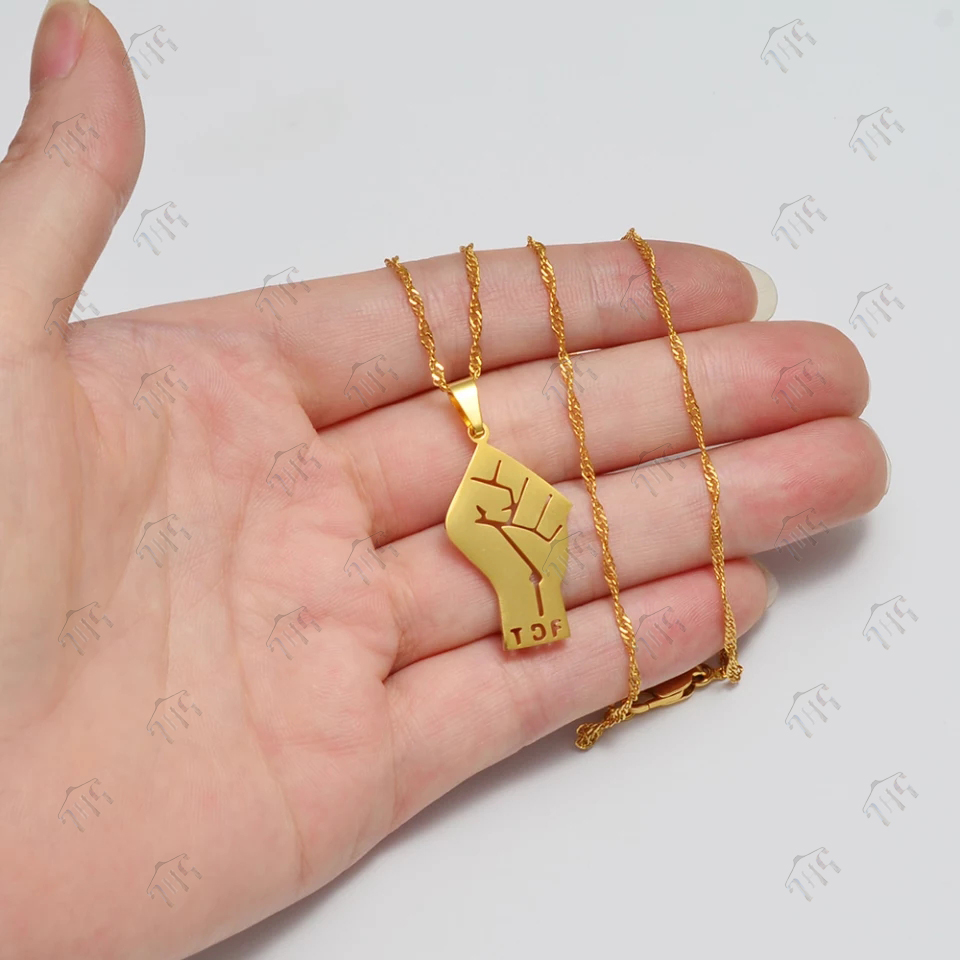 Tigray Hand necklace Gold